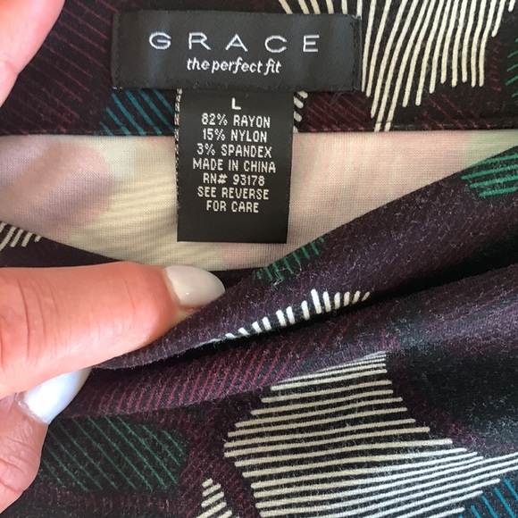 A line skirt, structured material sits nicely. - Picture 3 of 4